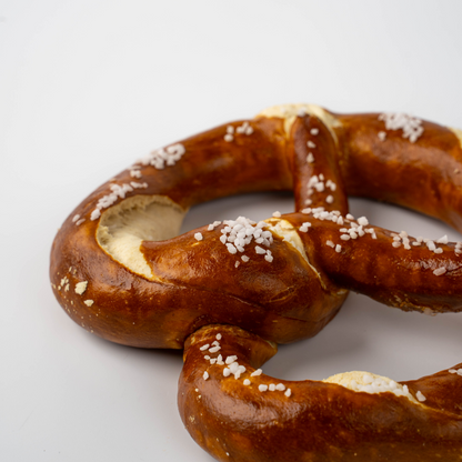 Classic Smile Pretzel (5 oz)