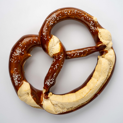 Huge Smile Pretzel (16 oz)